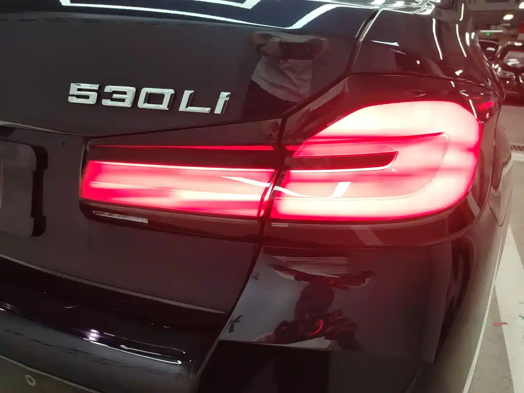 BMW 5 Series — фото 19