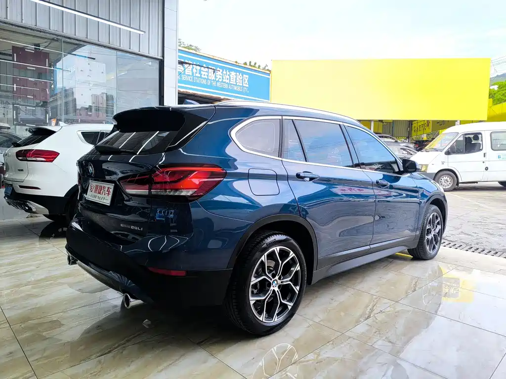 BMW X1 — фото 11