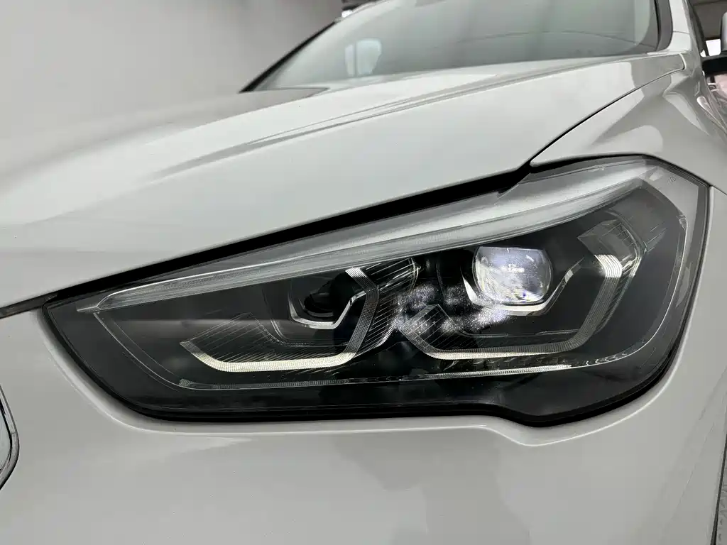 BMW X1 — фото 10