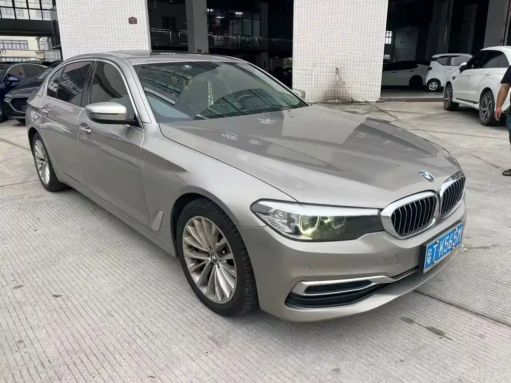 BMW 5 Series — фото 2