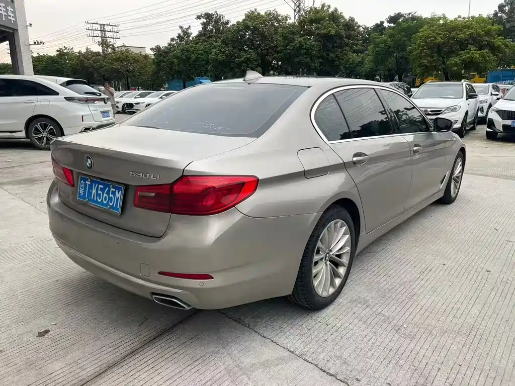 BMW 5 Series — фото 4