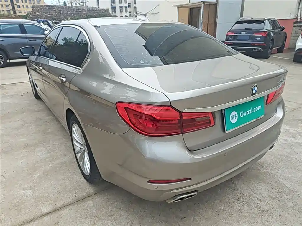 BMW 5 Series — фото 5