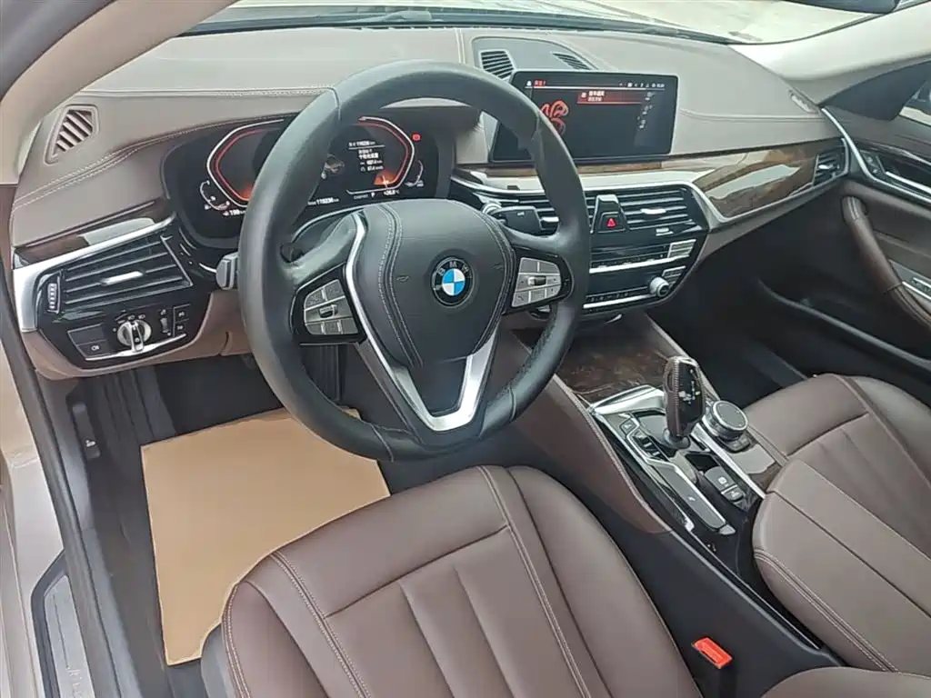 BMW 5 Series — фото 10