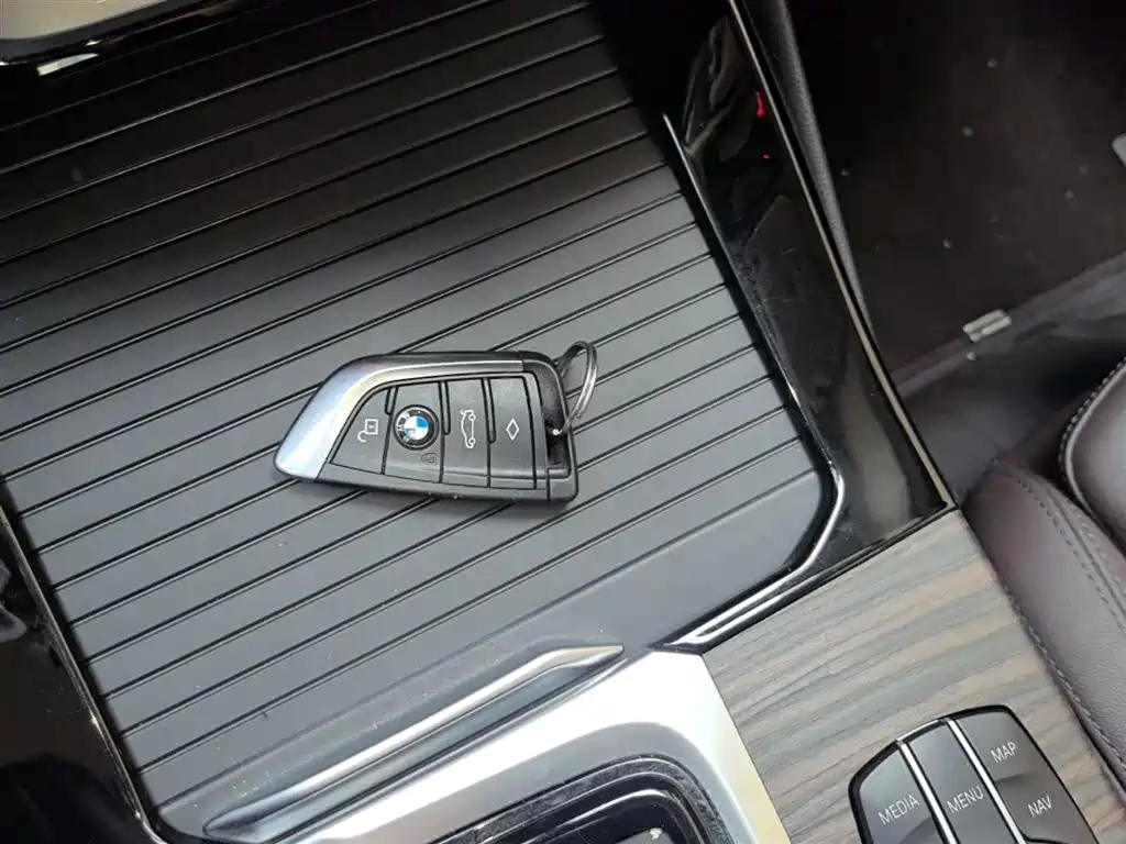 BMW X3 — фото 9
