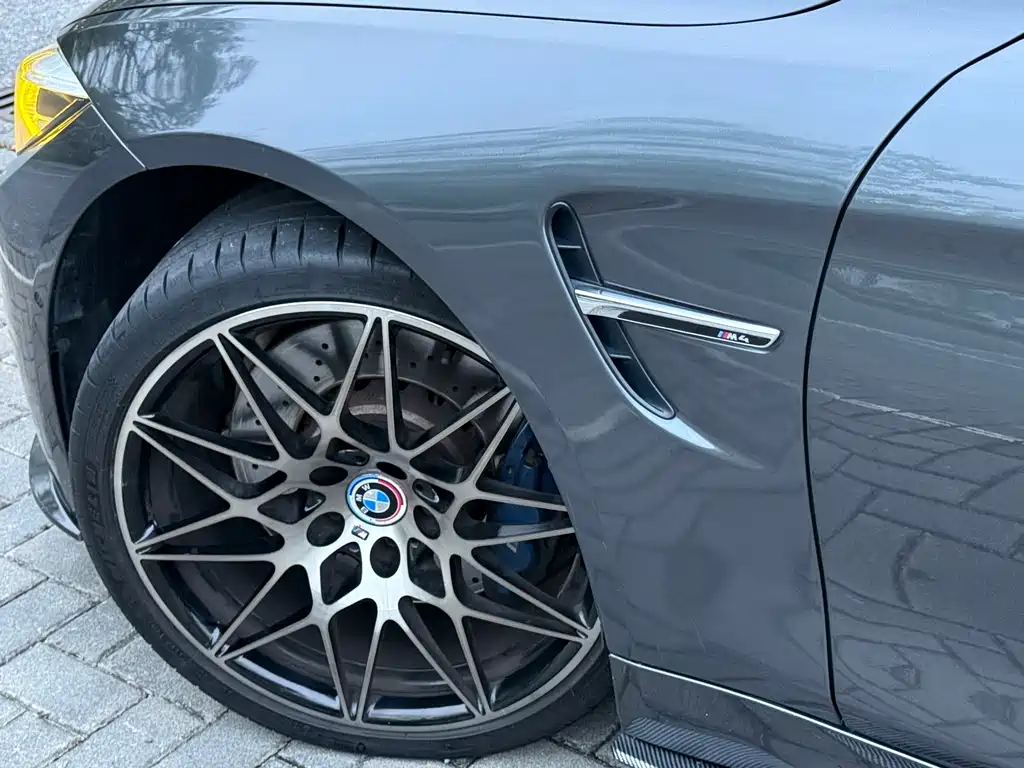 BMW M4 — фото 8
