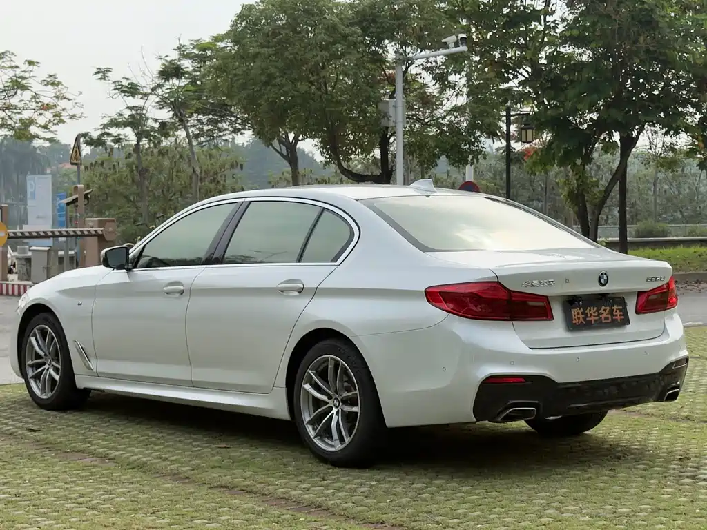 BMW 5 Series — фото 21