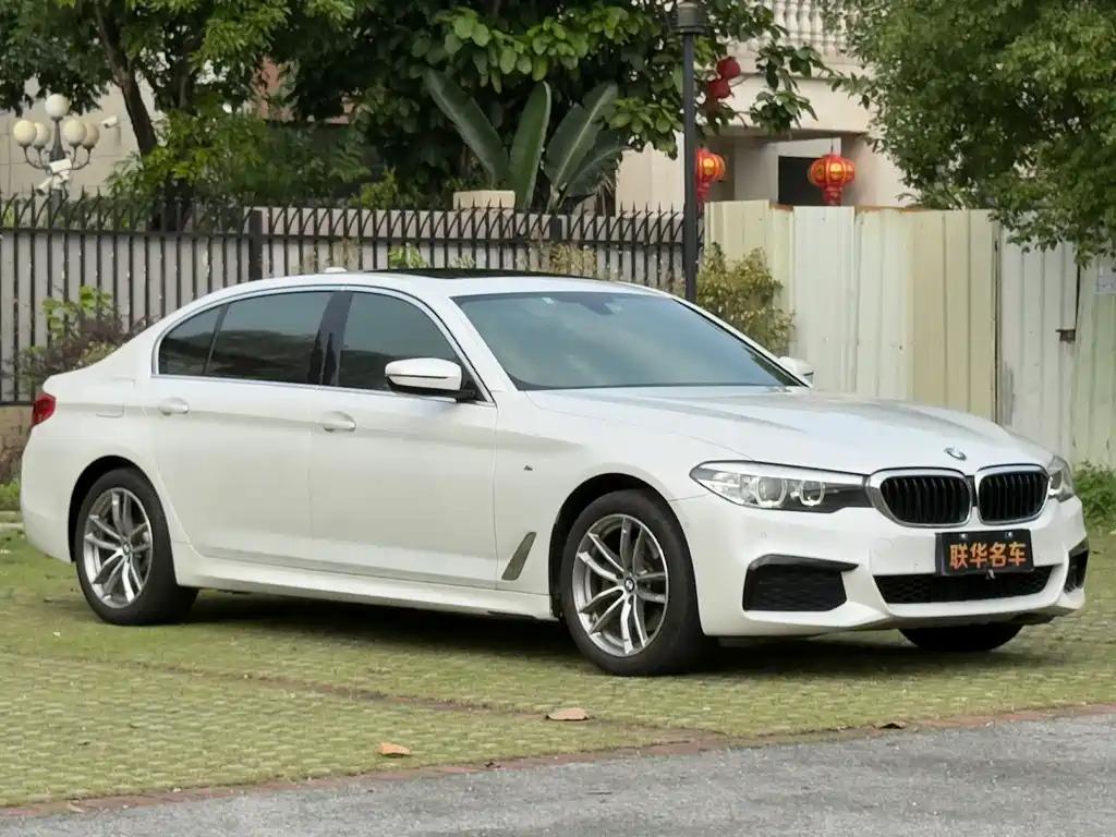 BMW 5 Series — фото 4