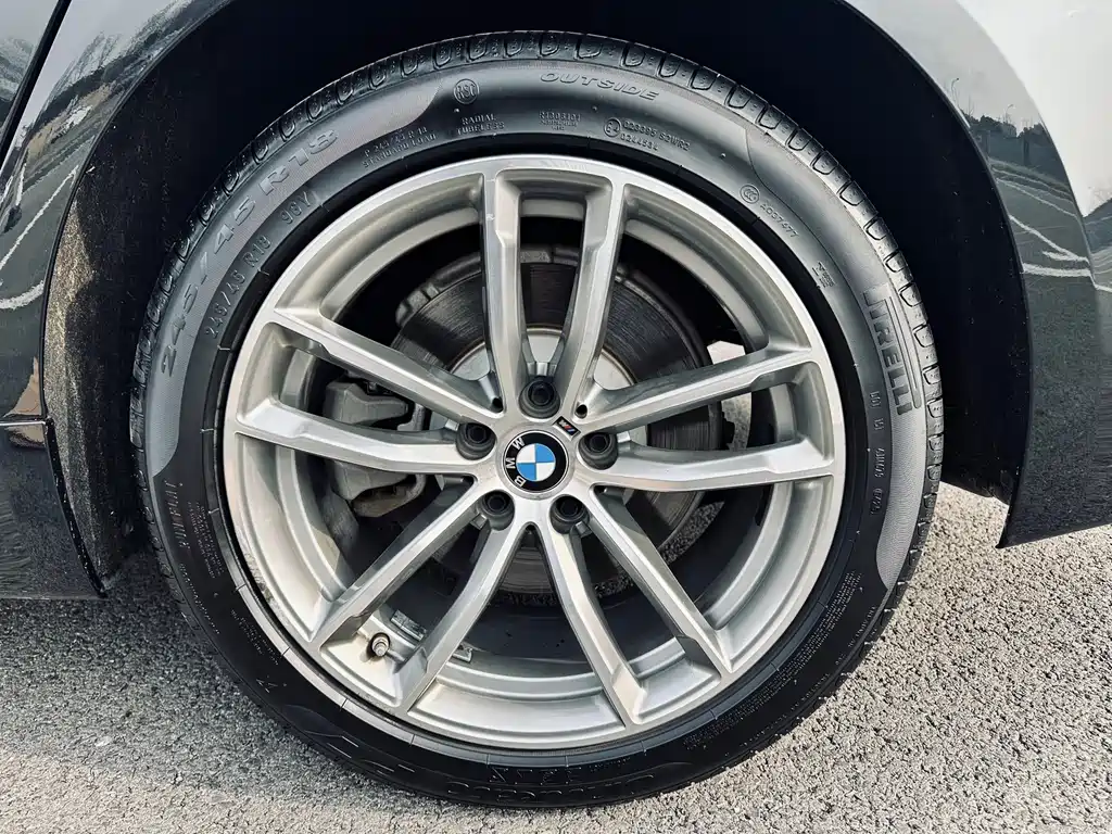 BMW 5 Series — фото 13