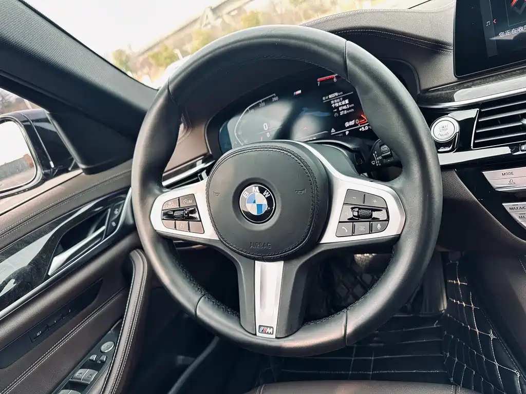 BMW 5 Series — фото 10