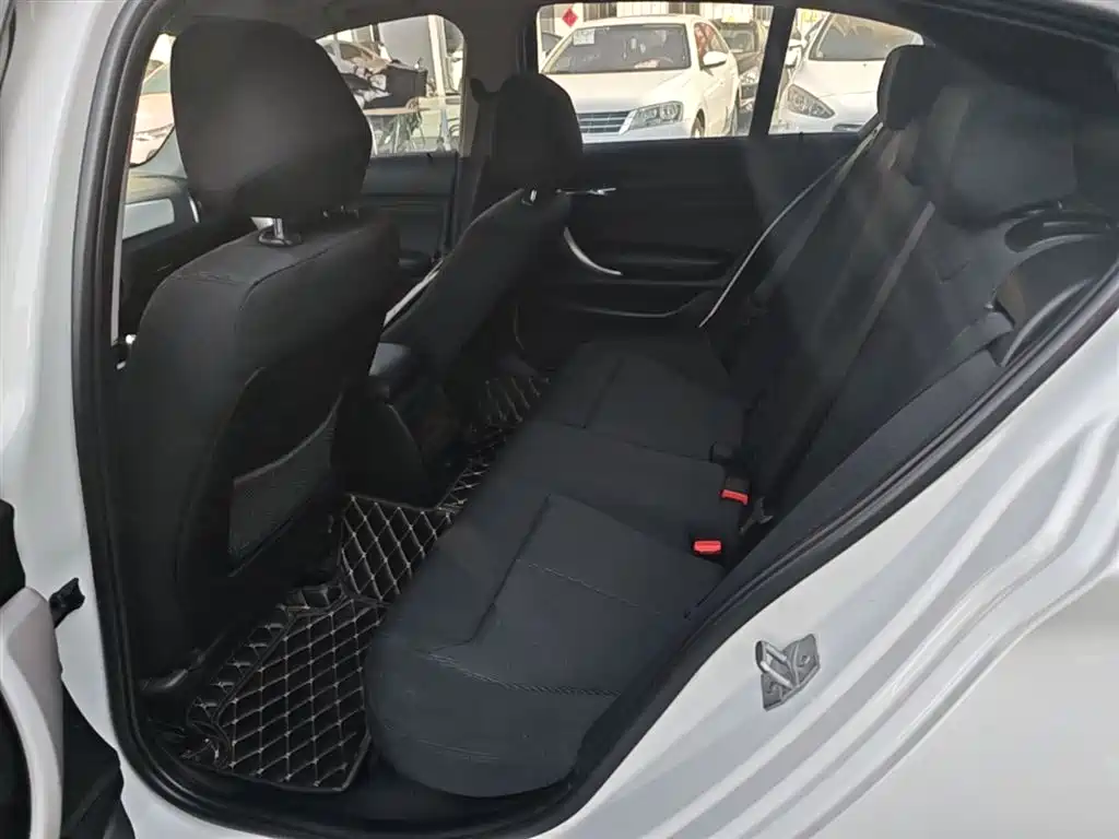BMW 1 Series (Import) — фото 17