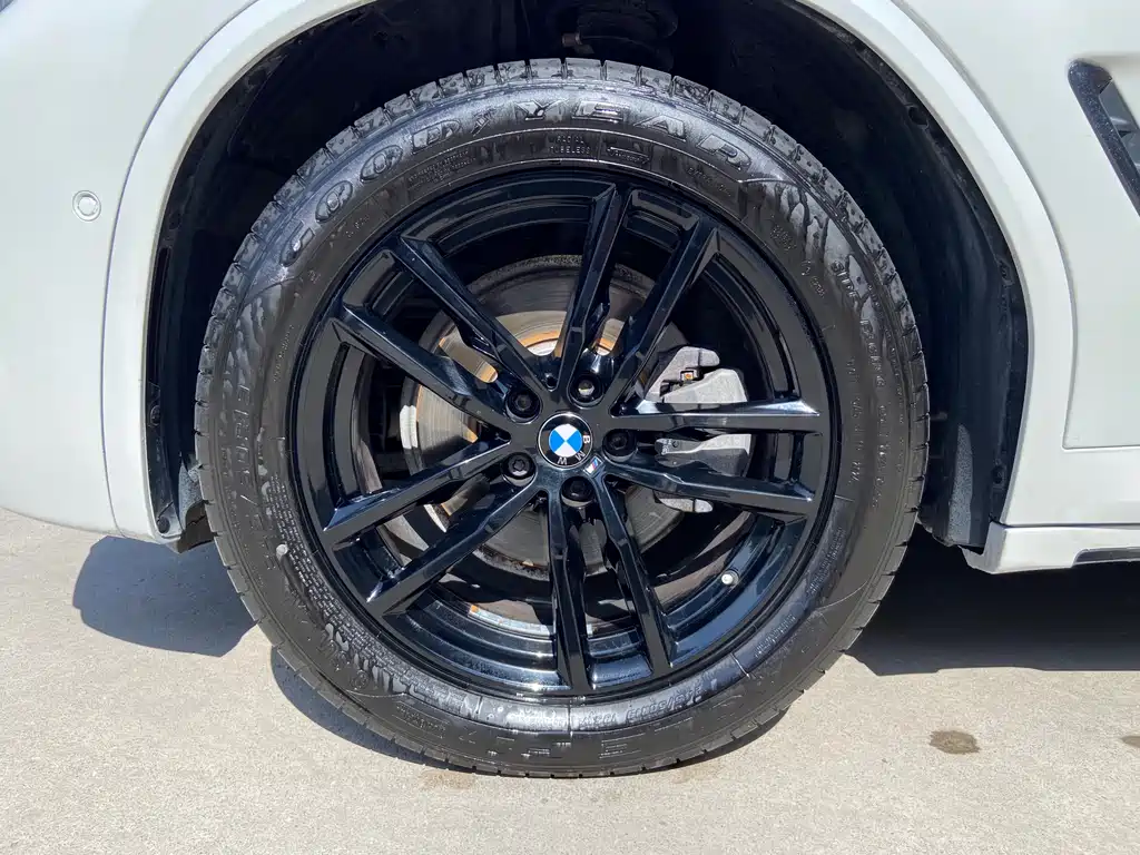 BMW X3 — фото 18