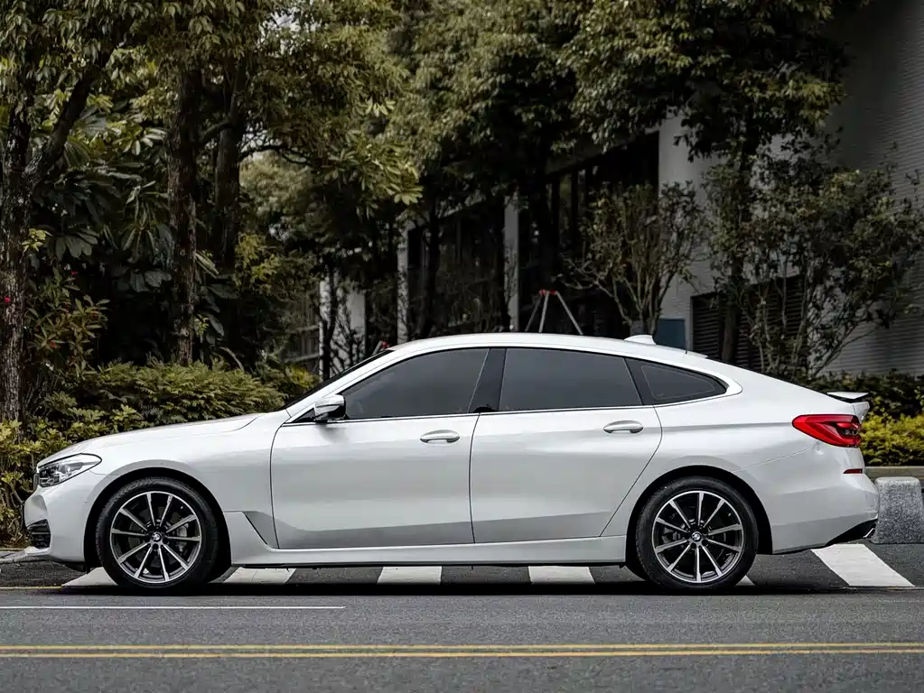 BMW 5 Series — фото 13