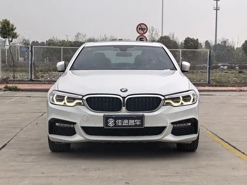 BMW 5 Series — фото 2