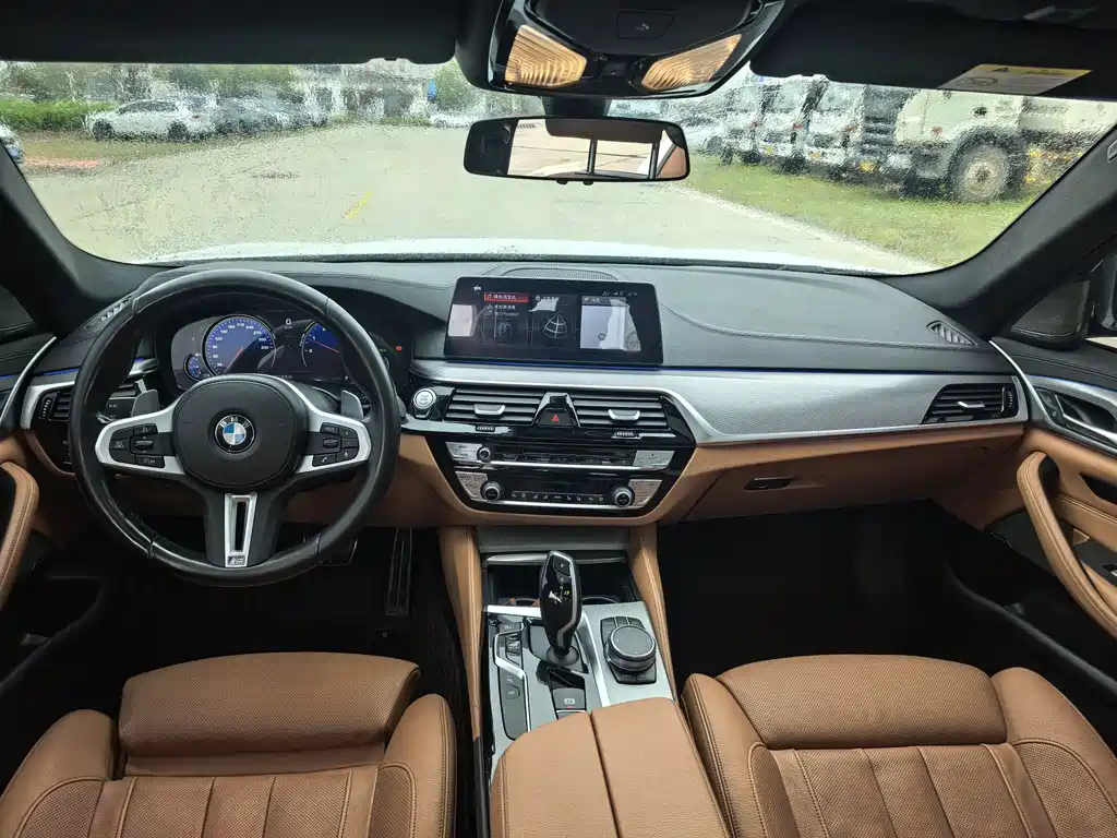 BMW 5 Series — фото 6