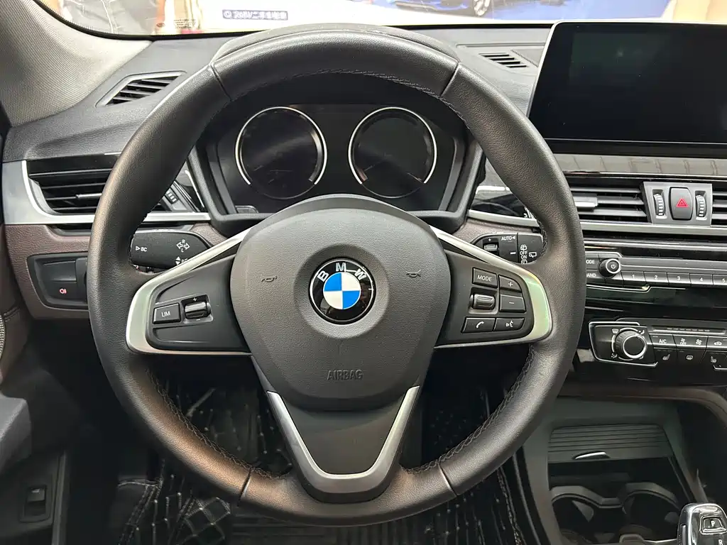 BMW X1 — фото 14