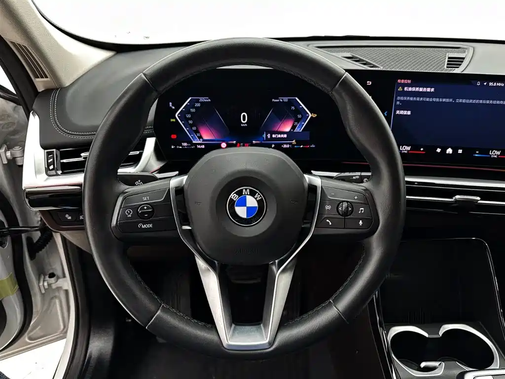 BMW X1 — фото 17