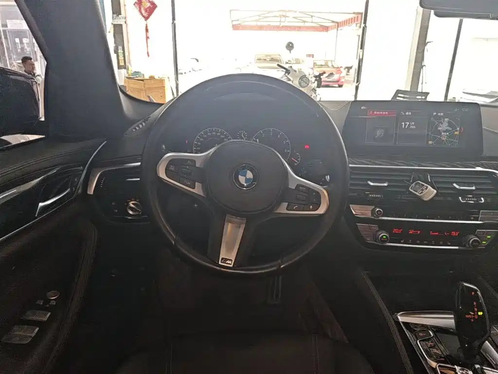 BMW 5 Series — фото 11