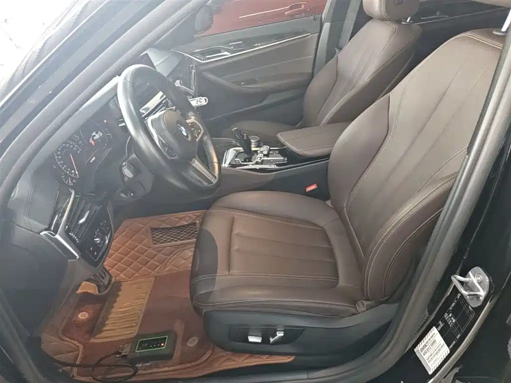 BMW 5 Series — фото 15