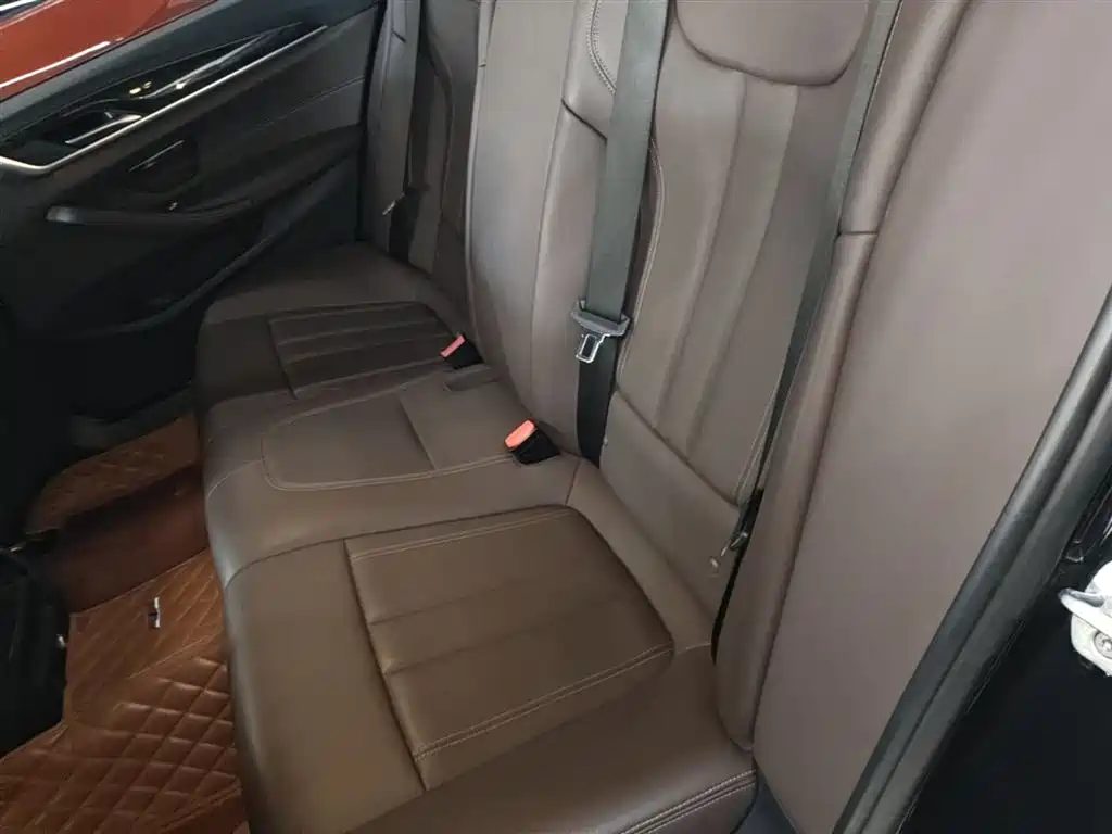 BMW 5 Series — фото 17