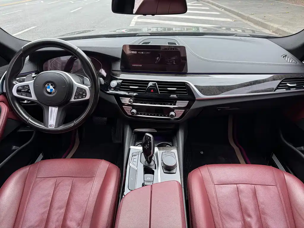 BMW 5 Series — фото 10