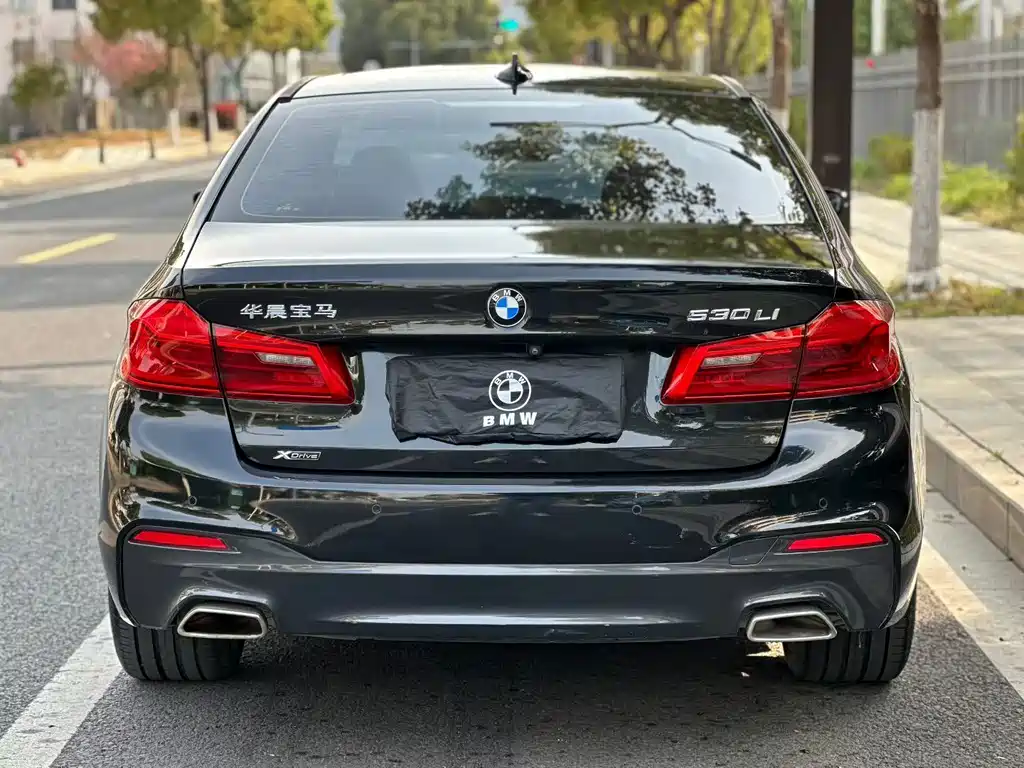 BMW 5 Series — фото 9