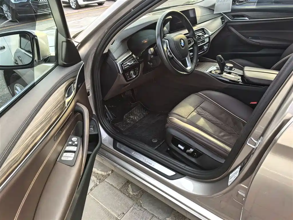 BMW 5 Series — фото 11