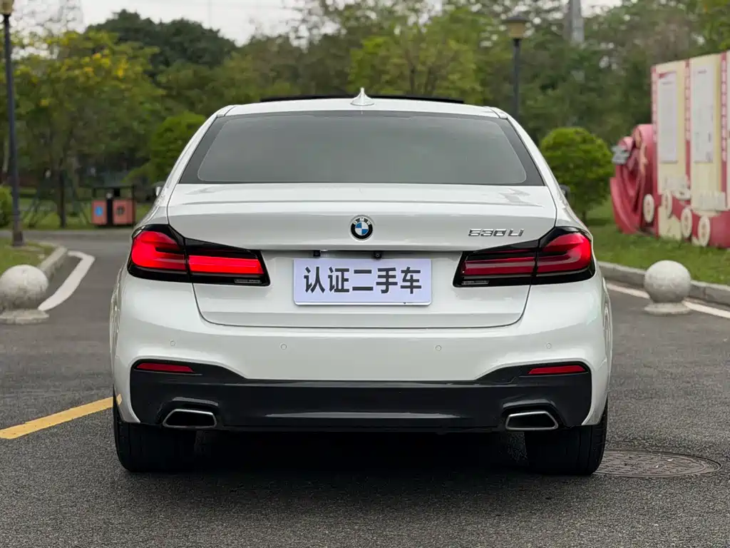BMW 5 Series — фото 10