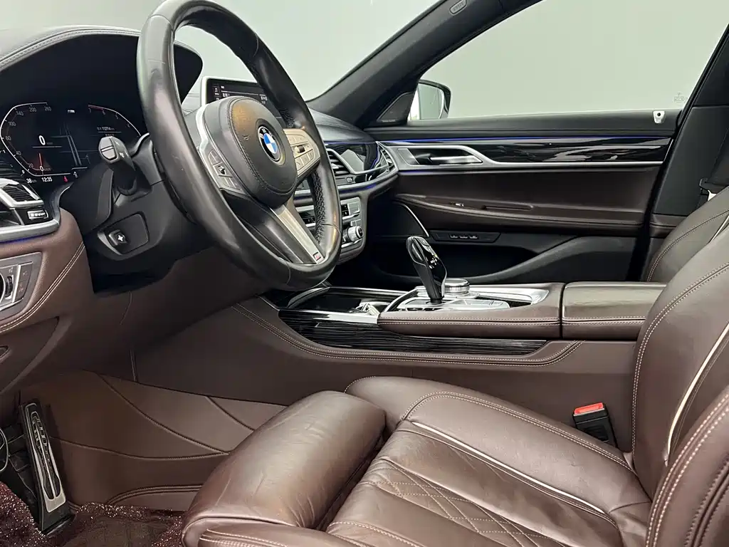BMW 7 Series — фото 4