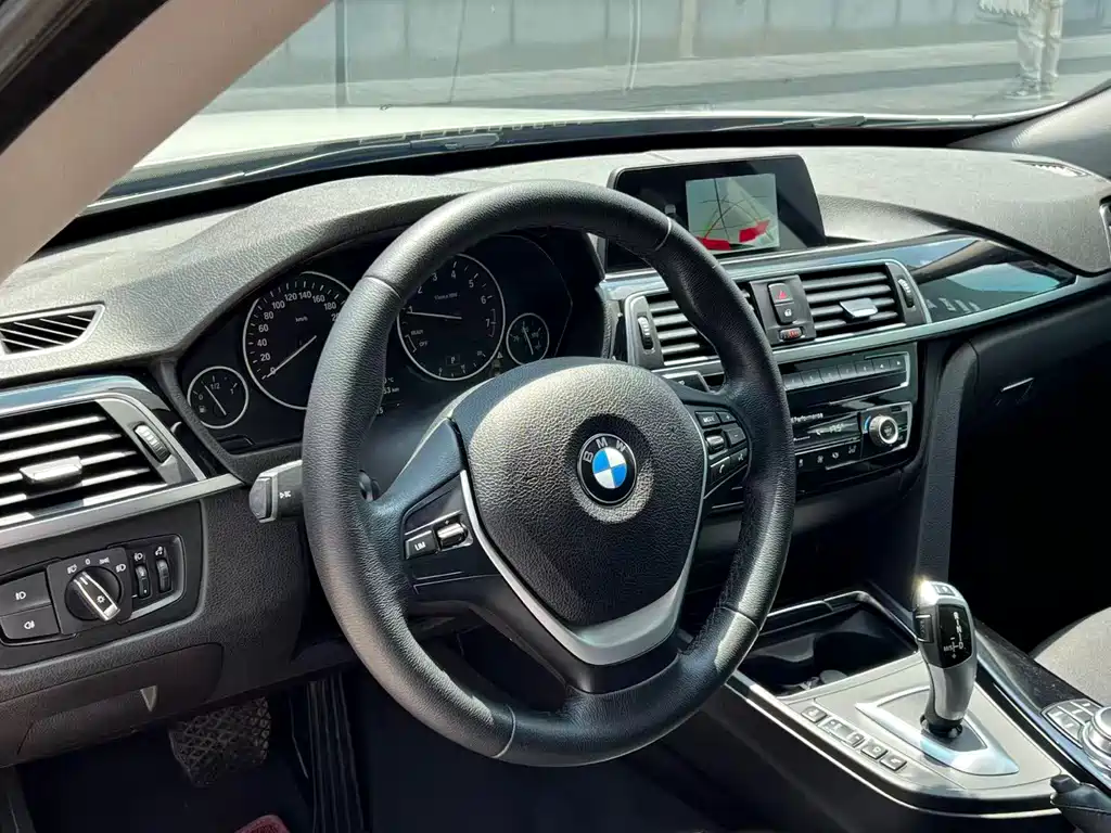 BMW 3 Series GT — фото 8