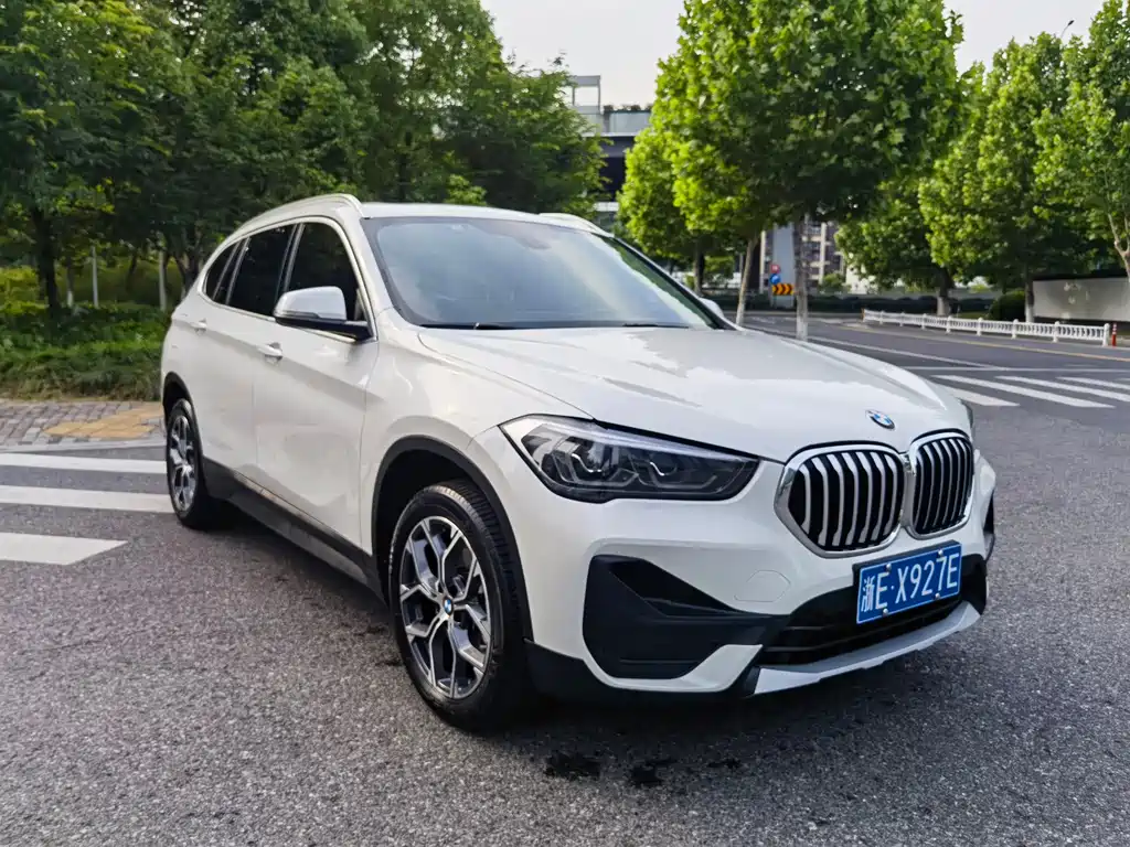 BMW X1 — фото 5