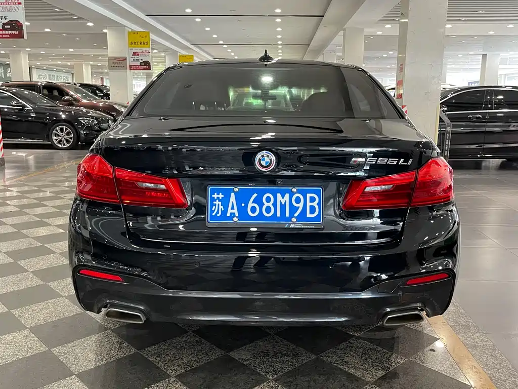 BMW 5 Series — фото 4