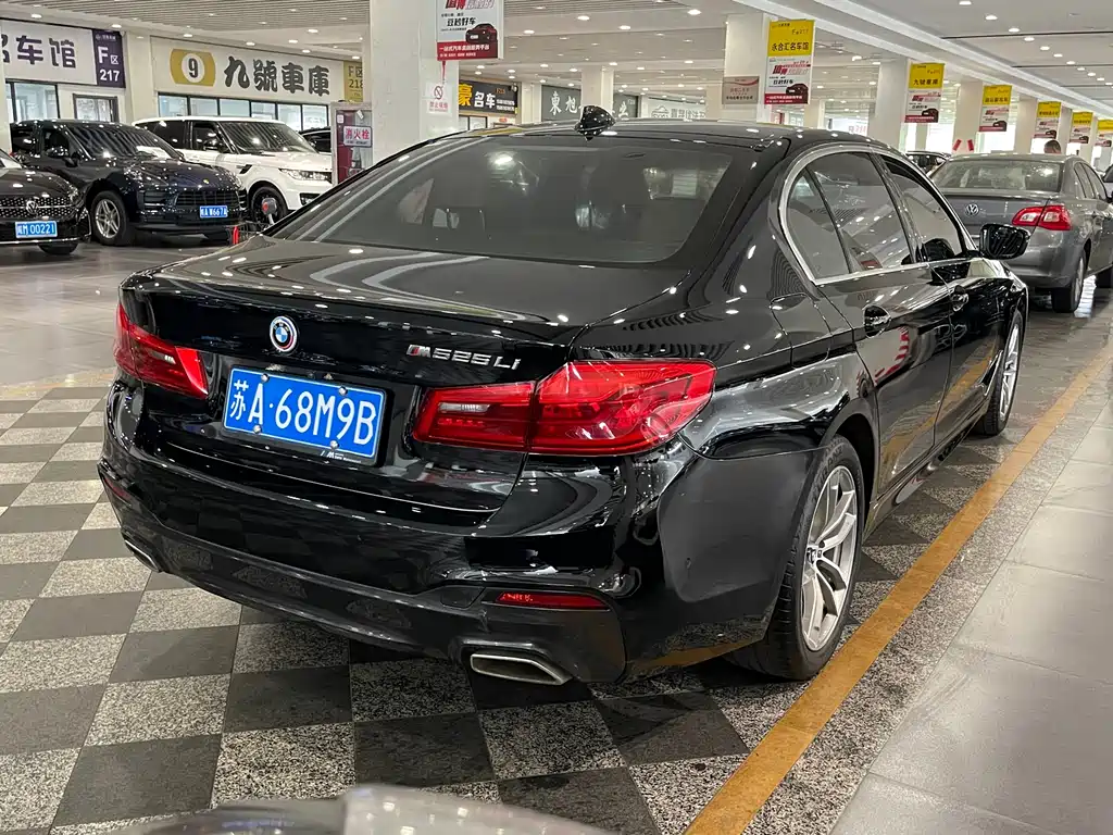 BMW 5 Series — фото 5