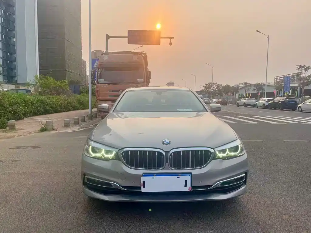 BMW 5 Series — фото 2