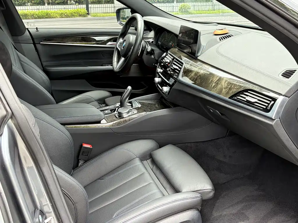 BMW 6 Series GT — фото 14