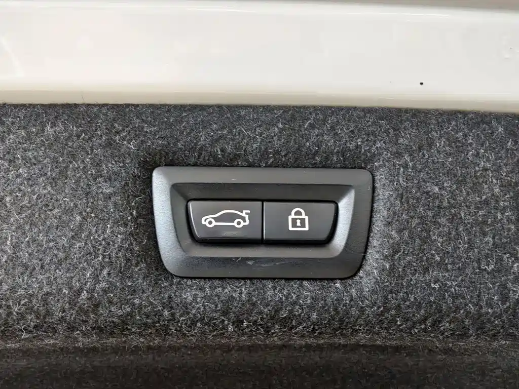BMW 5 Series — фото 12