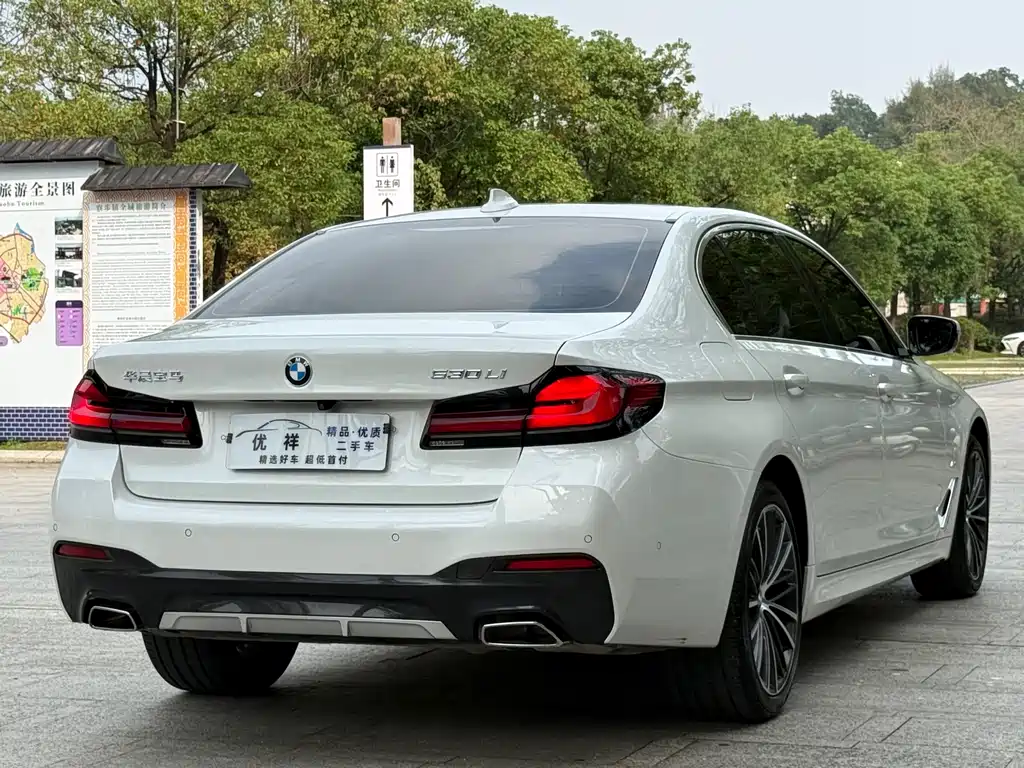 BMW 5 Series — фото 17