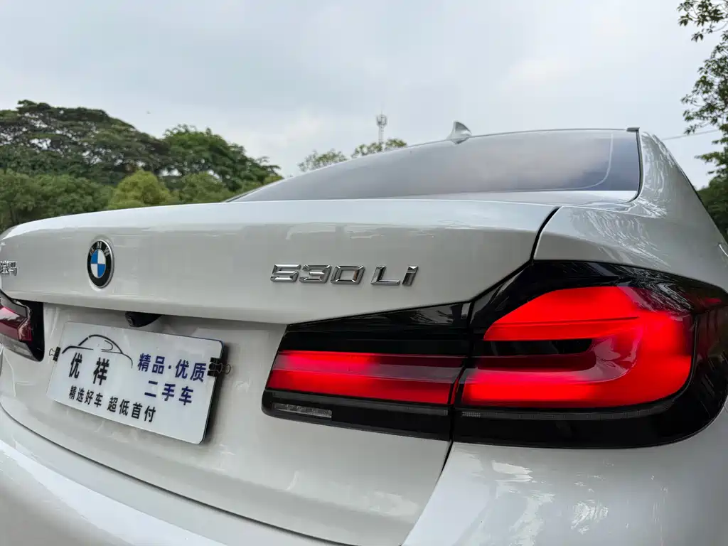 BMW 5 Series — фото 18