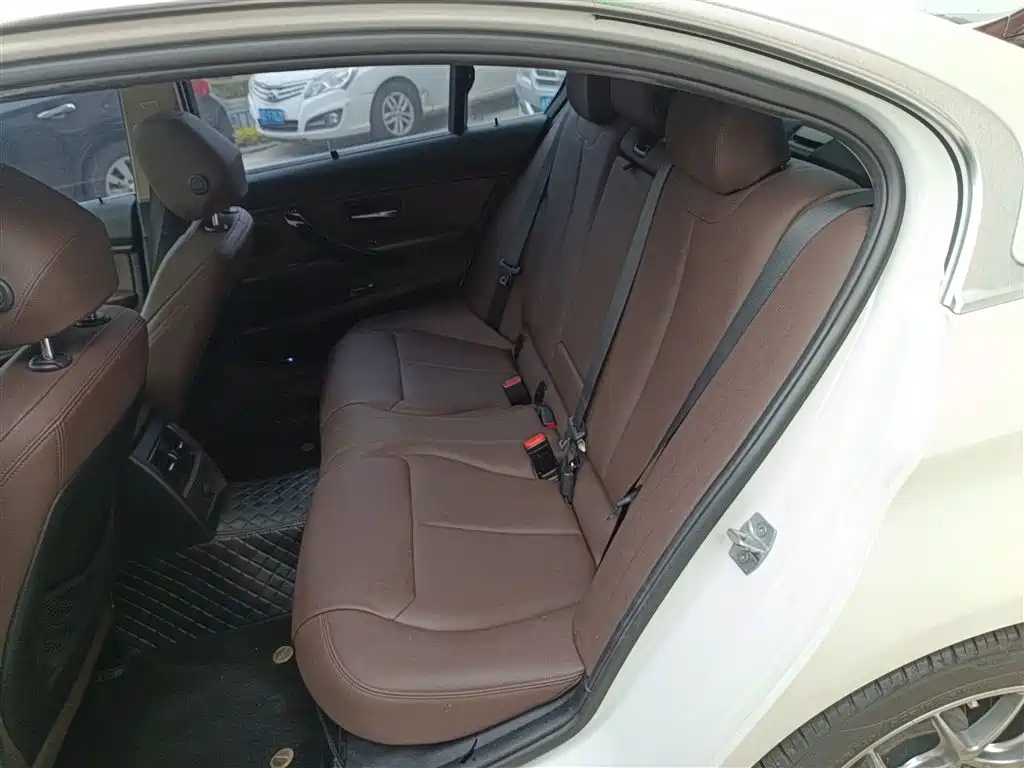 BMW 3 Series — фото 14