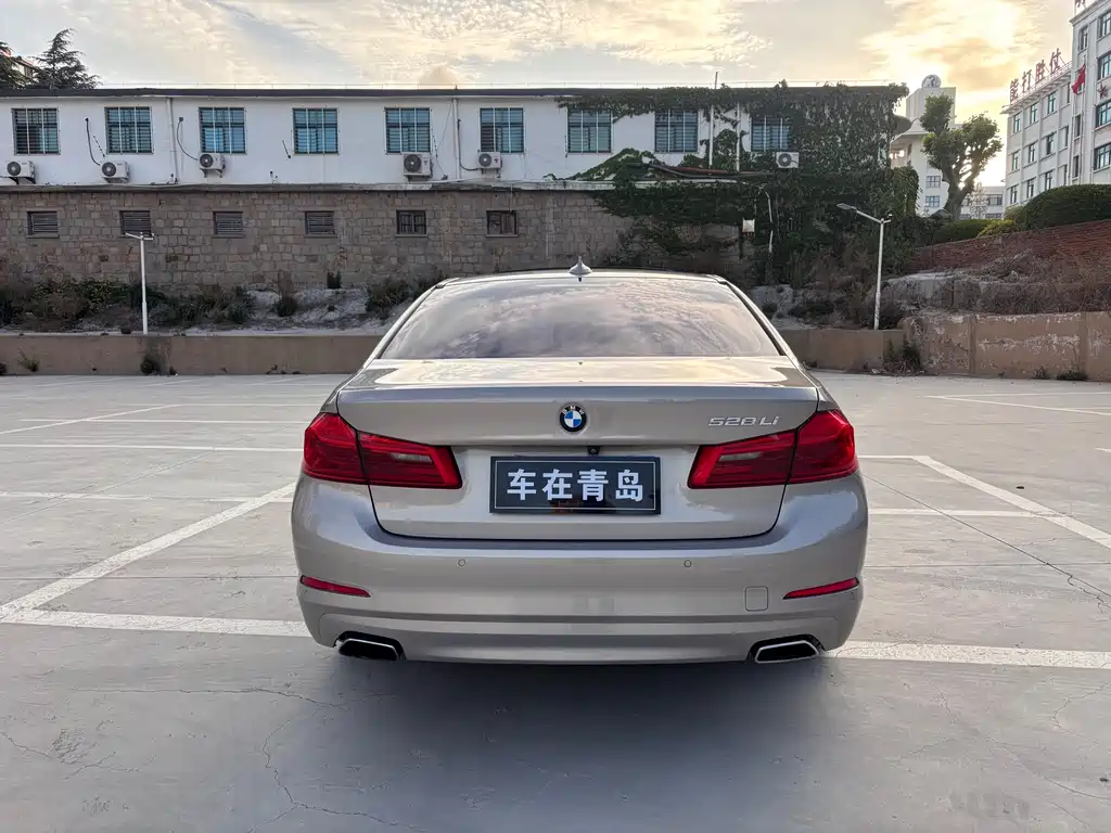 BMW 5 Series — фото 4