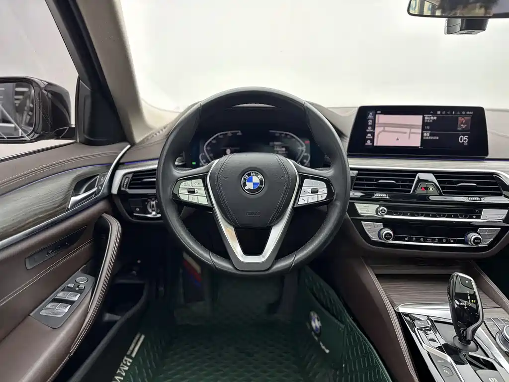 BMW 5 Series New Energy — фото 6
