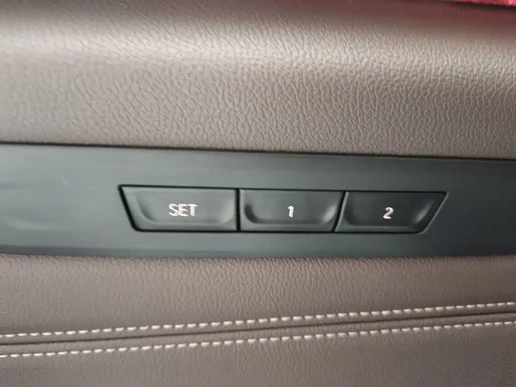 BMW 5 Series — фото 11
