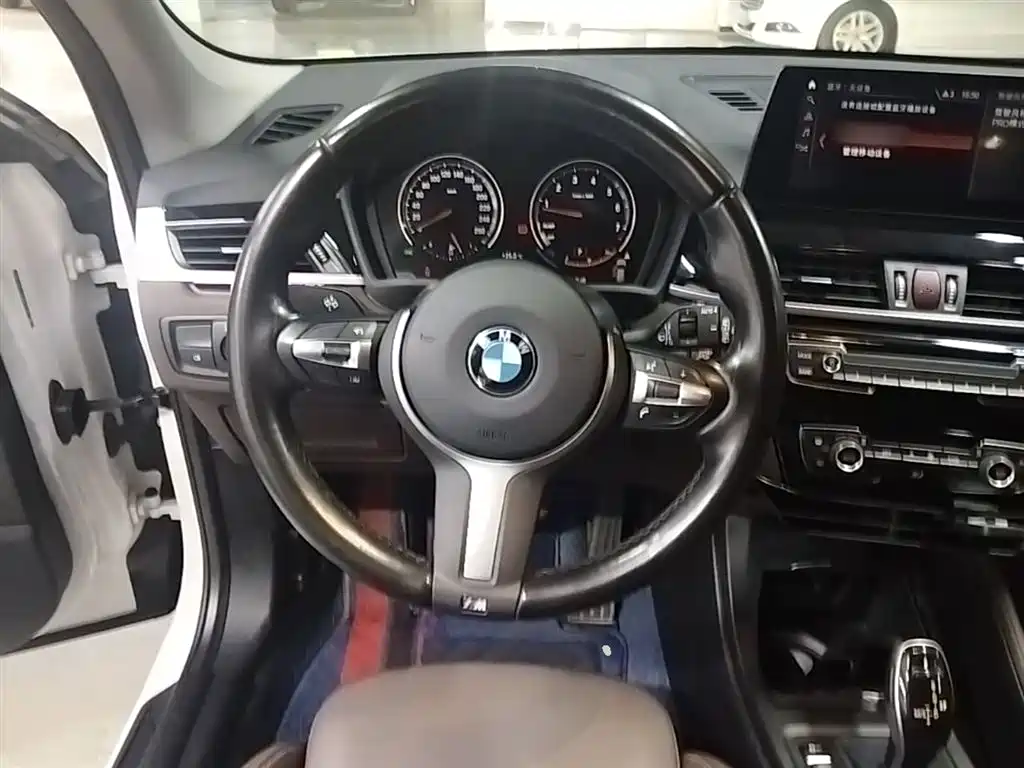 BMW X1 — фото 11