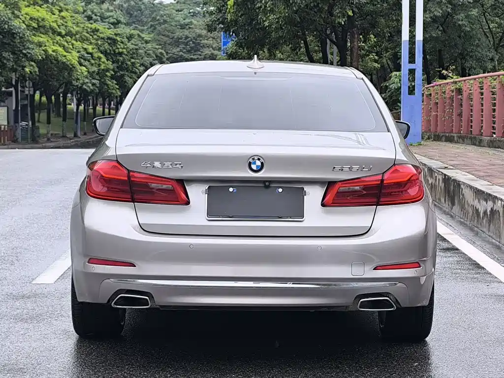 BMW 5 Series — фото 5