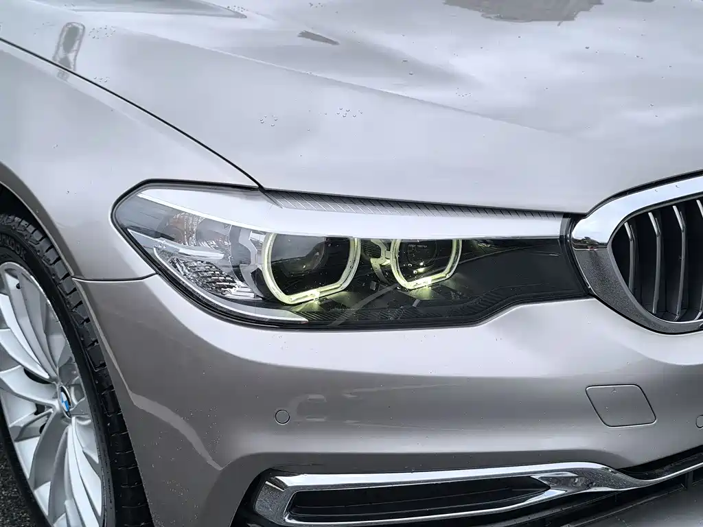 BMW 5 Series — фото 9
