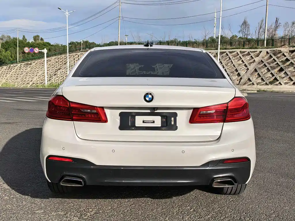 BMW 5 Series — фото 5