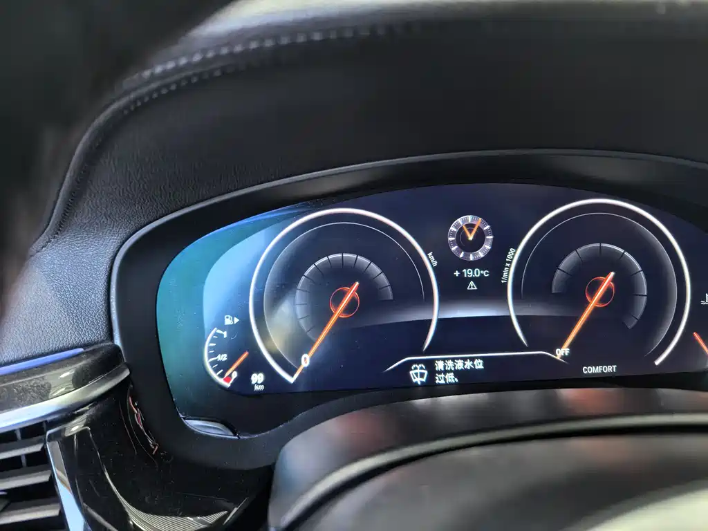 BMW 5 Series — фото 10