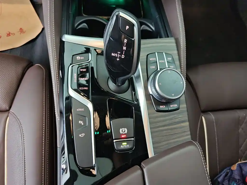 BMW 5 Series New Energy — фото 14
