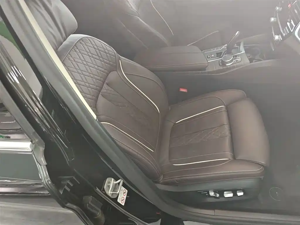 BMW 5 Series New Energy — фото 25