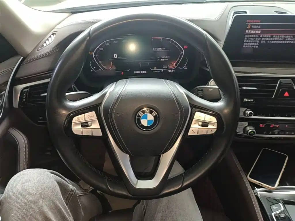 BMW 5 Series — фото 11