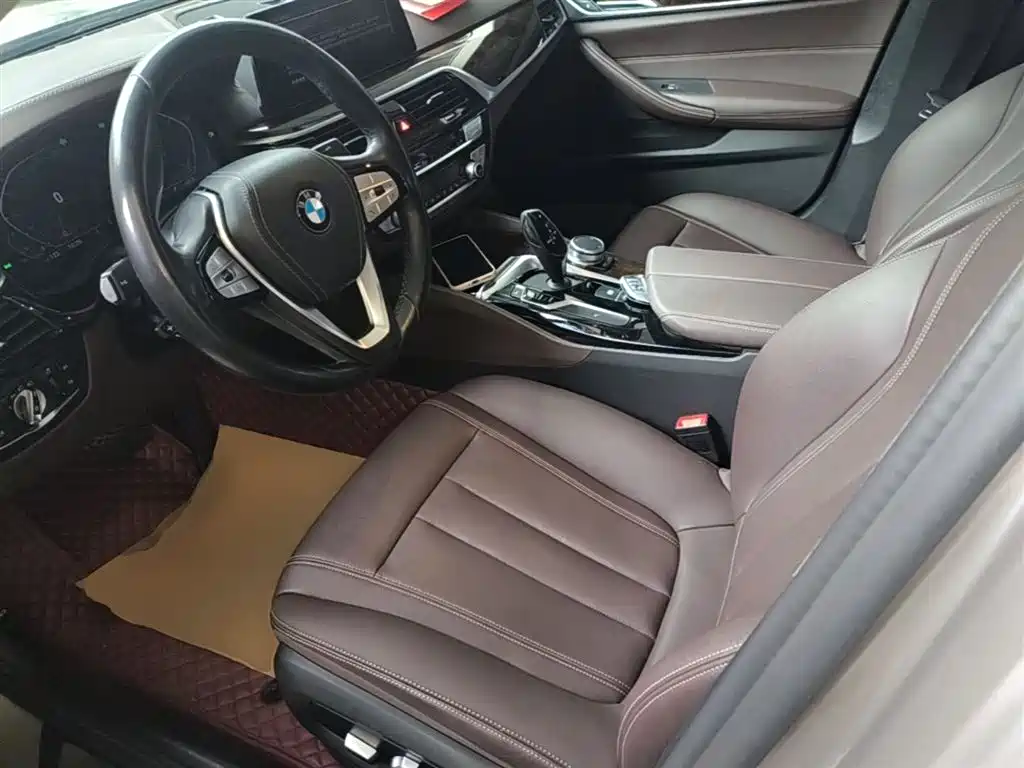 BMW 5 Series — фото 15